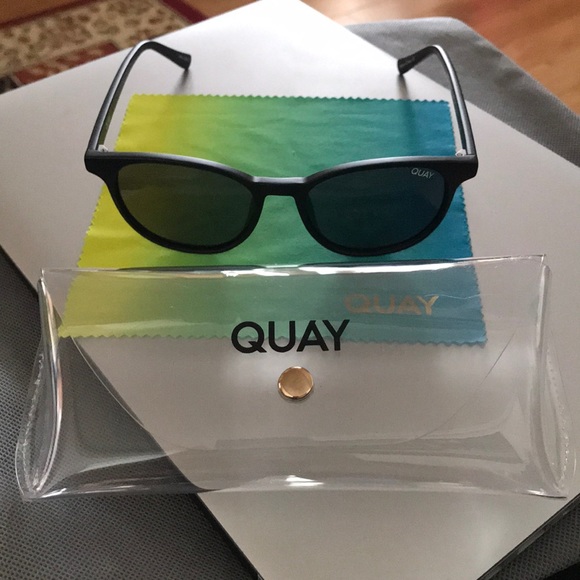 Quay Polarized Blueprint Sunglasses - Picture 7 of 9